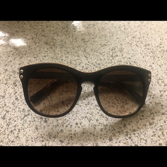Glasses - Picture 1 of 2